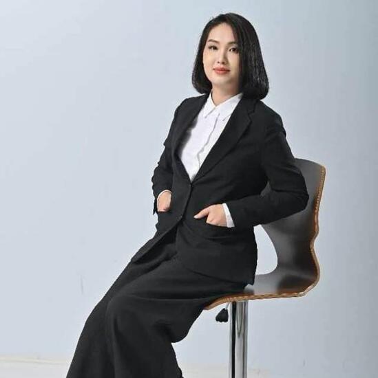 Bella Leong