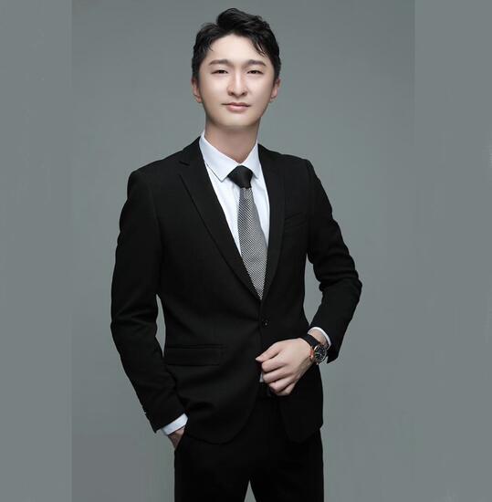 Earon Chong