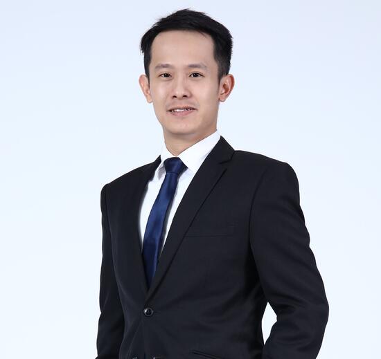 KH LEE