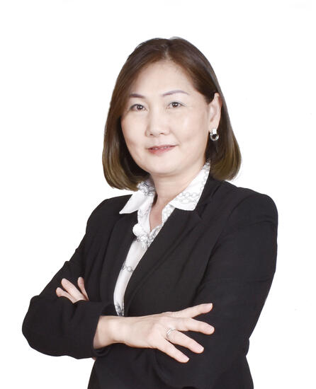 Elaine Chin