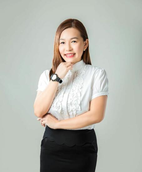 Evelyn Tan