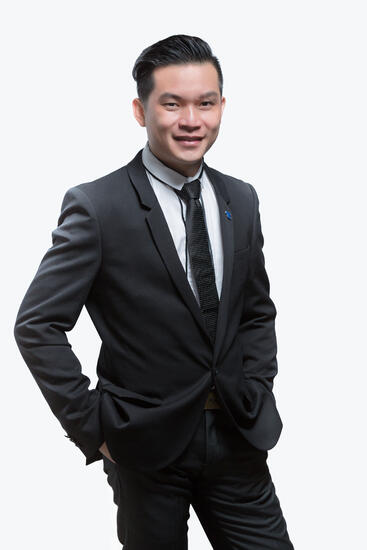 Steven Tan