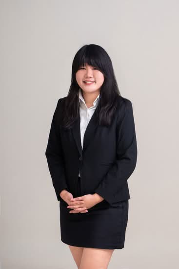 Eliza Ang