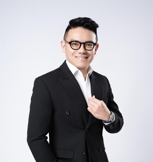 SY Woo