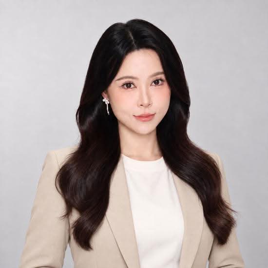 Jess Lee