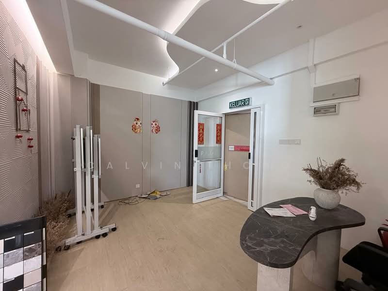Pejabat untuk Dijual di Ara Damansara (Selangor) - Calvin Thong - Entrance - PropertyGuru.com.my