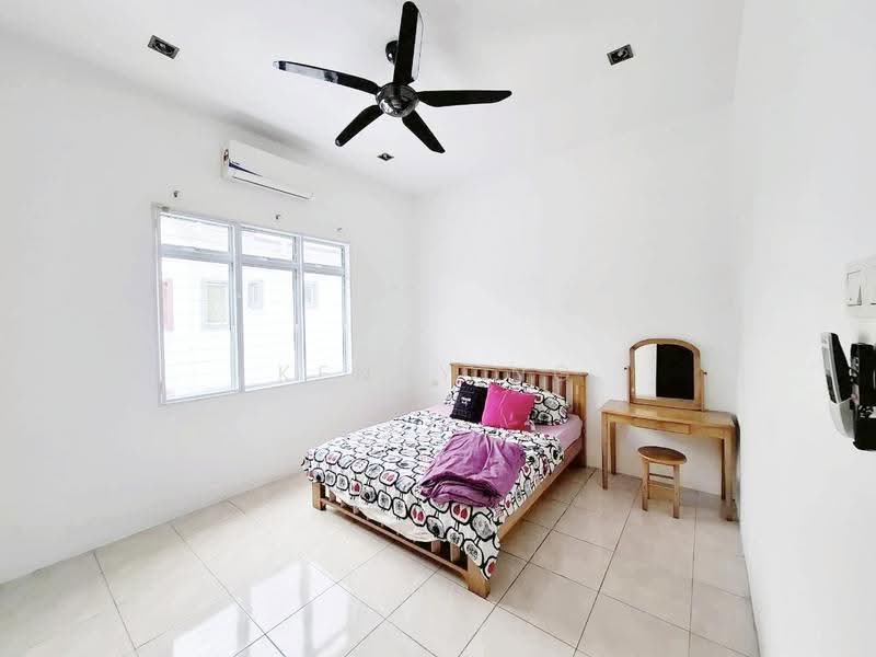 Semi-Detached House for Sale in Taman Sentosa (Klang) - Ng Tun Hoh (Kenny Ng) - Bedroom - PropertyGuru.com.my