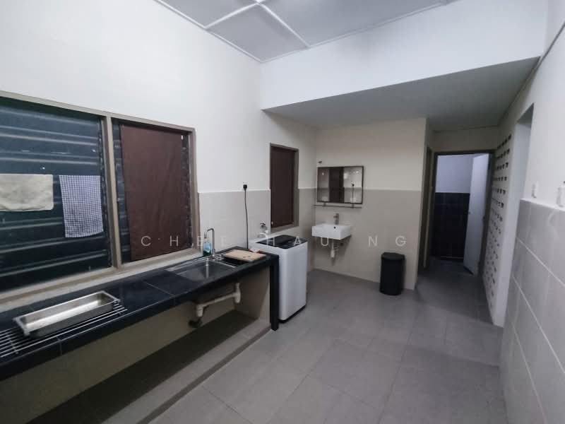 Rumah Teres 2 Tingkat untuk Disewa di Taman Paramount (Petaling Jaya) - Chee Hau Ng - Kitchen - PropertyGuru.com.my