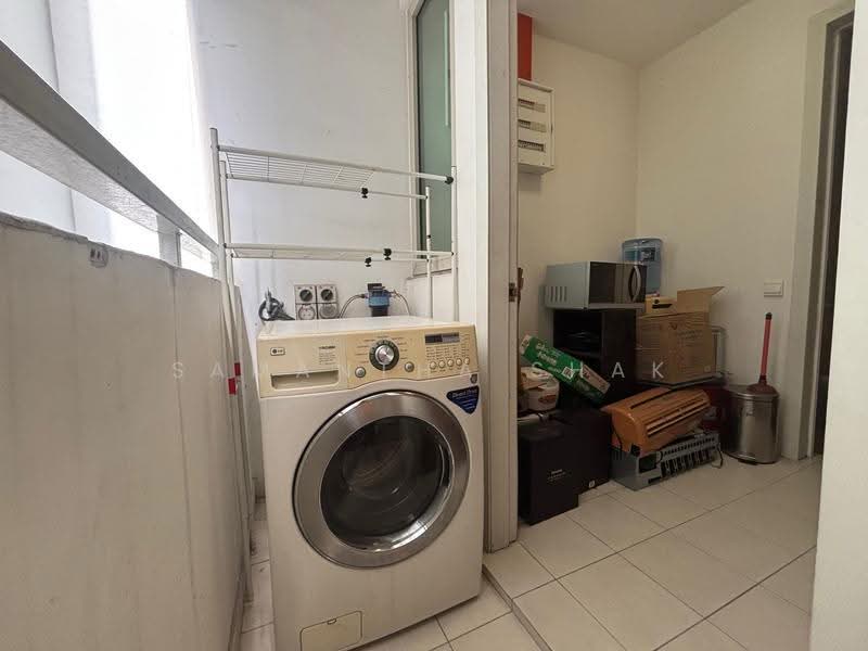 Kediaman Servis untuk Disewa di Marc Residence - Samantha Shak - Balcony - PropertyGuru.com.my