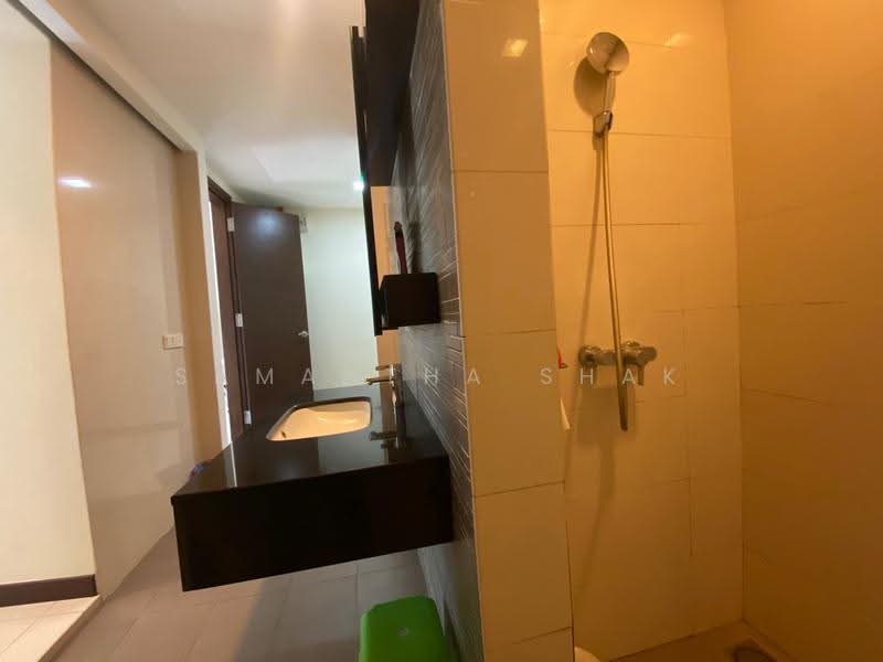 Condominium for Sale at Hampshire Residences - Samantha Shak - Bathroom - PropertyGuru.com.my