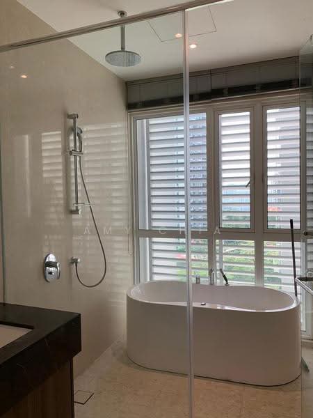 Kondominium untuk Dijual di Pavilion Hilltop - Amy Chia - Master Bathroom - PropertyGuru.com.my
