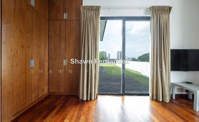 Bungalow House untuk Dijual di Bukit Damansara (Damansara Heights) - Shawn Fernandez - Bedroom with terrace and garden - PropertyGuru.com.my