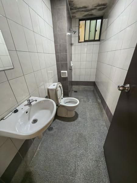 Condominium for Rent at Indah Alam (Subang Andaman) - Daren Tan - Bathroom - PropertyGuru.com.my