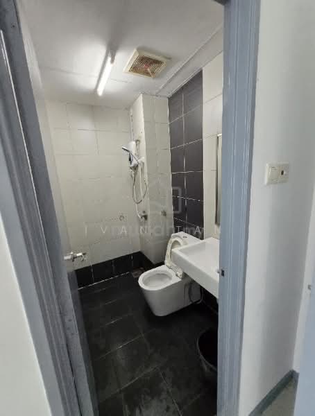 Kediaman Servis untuk Disewa di Centrestage Designer Suite - Ivan Tan - Bathroom - PropertyGuru.com.my