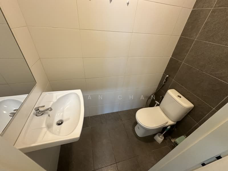 Pejabat untuk Disewa di Tropicana Avenue (Tropicana) - Joan Chan - Bathroom - PropertyGuru.com.my