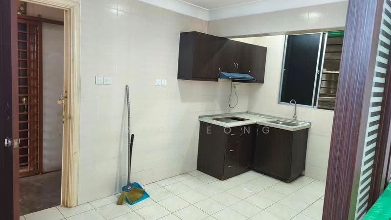 Apartment for Sale at Vistaria - Eric Leong - Kitchen - PropertyGuru.com.my