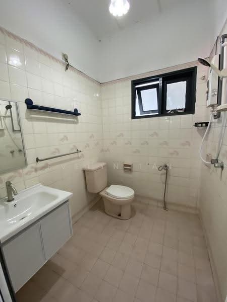 Rumah Teres 2-Tingkat untuk Disewa di Subang Jaya (Selangor) - Evelyn Tan - Bathroom - PropertyGuru.com.my