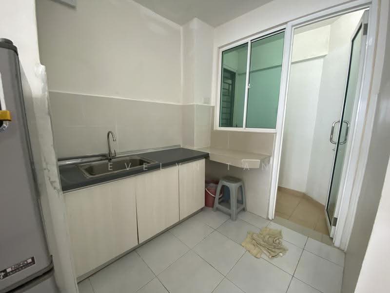 Kediaman Servis untuk Dijual di Main Place Residence - Evelyn Tan - PropertyGuru.com.my