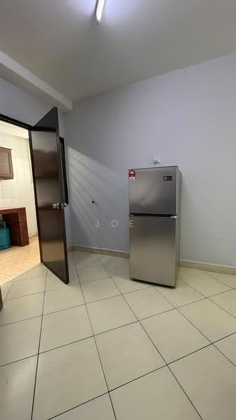 Condominium for Rent at Sri Impian Condominium - Joe Vivek - Kitchen - PropertyGuru.com.my
