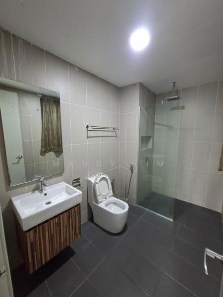 Kondominium untuk Disewa di Cristal Serin Residence - Mandy Lim - Bathroom - PropertyGuru.com.my