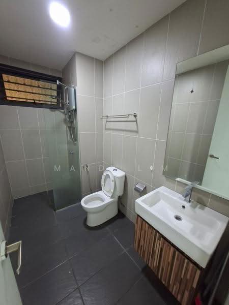 Kondominium untuk Disewa di Cristal Serin Residence - Mandy Lim - Bathroom - PropertyGuru.com.my