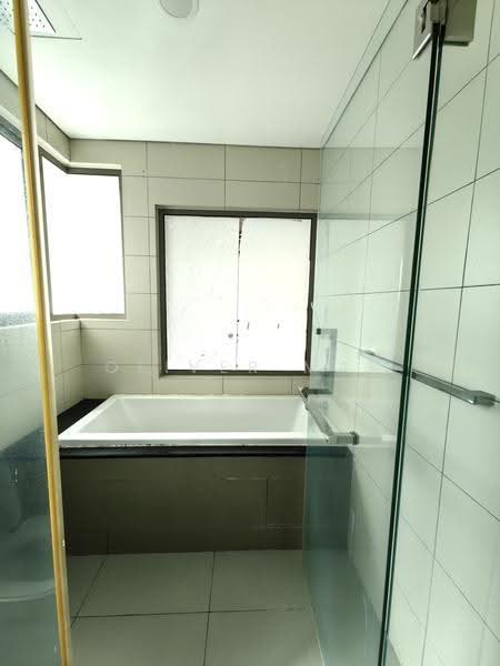 Condominium for Sale at KM1 East - Mak Oliver - Bathroom - PropertyGuru.com.my