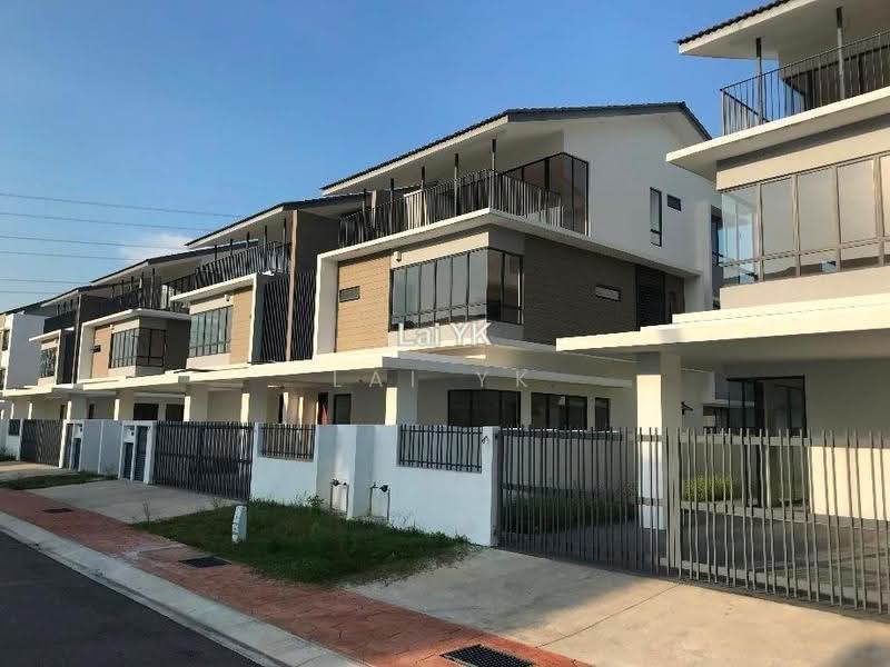Rumah Berkembar untuk Dijual di Putra Heights (Subang Jaya) - Lai YK - PropertyGuru.com.my