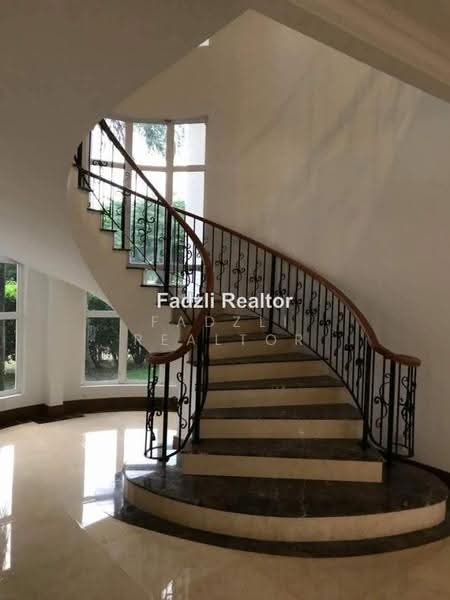 Bungalow House for Rent in Bluwater Estate Mines (Seri Kembangan) - Fadzli Realtor - PropertyGuru.com.my