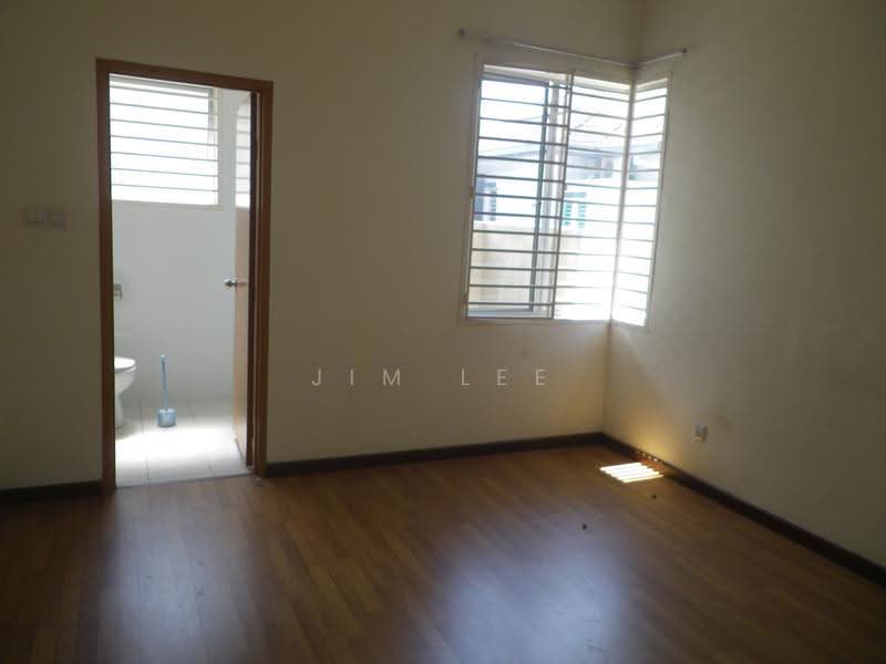 Rumah Kluster untuk Dijual di Anggun (Rawang) - Jim Lee - Bathroom - PropertyGuru.com.my