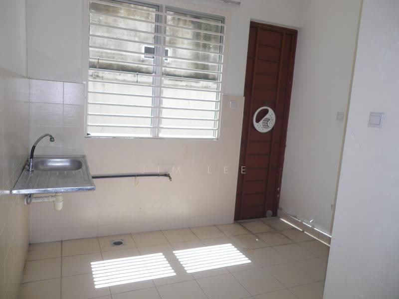 Rumah Kluster untuk Dijual di Anggun (Rawang) - Jim Lee - Kitchen - PropertyGuru.com.my