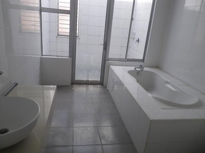 Rumah Kluster untuk Dijual di Anggun (Rawang) - Jim Lee - Bathroom - PropertyGuru.com.my