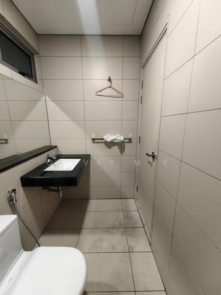 Condominium for Rent at KM1 East - Mak Oliver - PropertyGuru.com.my