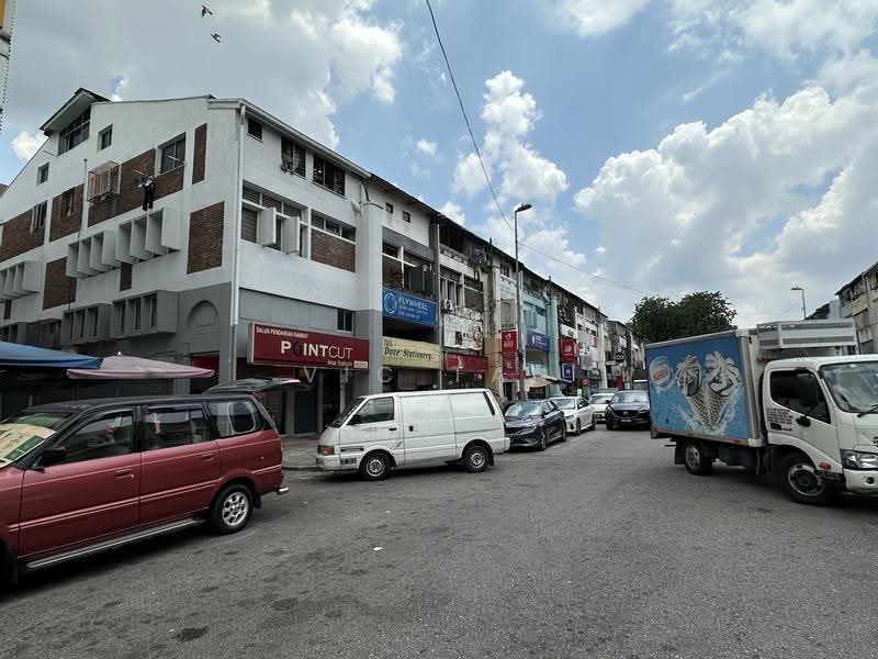 Shop for Rent in Kuala Lumpur (Jalan Klang Lama (Old Klang Road)) - Vic Tan - Exterior - PropertyGuru.com.my
