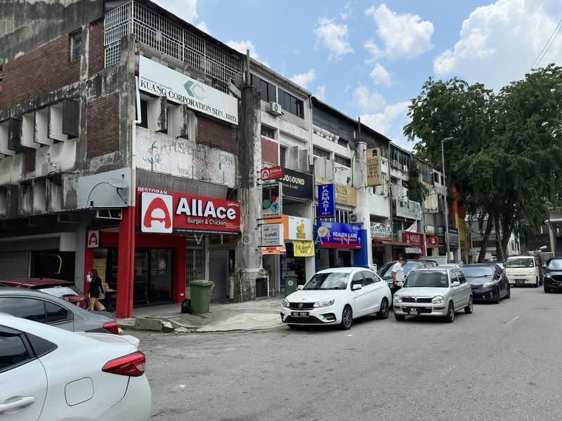 Shop for Rent in Kuala Lumpur (Jalan Klang Lama (Old Klang Road)) - Vic Tan - Exterior - PropertyGuru.com.my