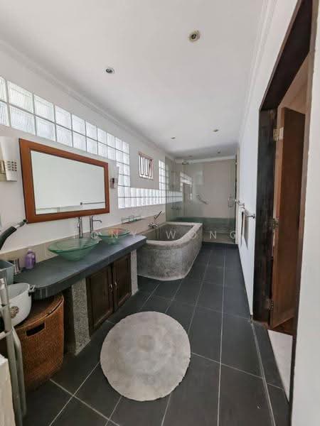 Rumah Berkembar untuk Dijual di Penampang (Sabah) - Ching Hui Wong - Bathroom - PropertyGuru.com.my