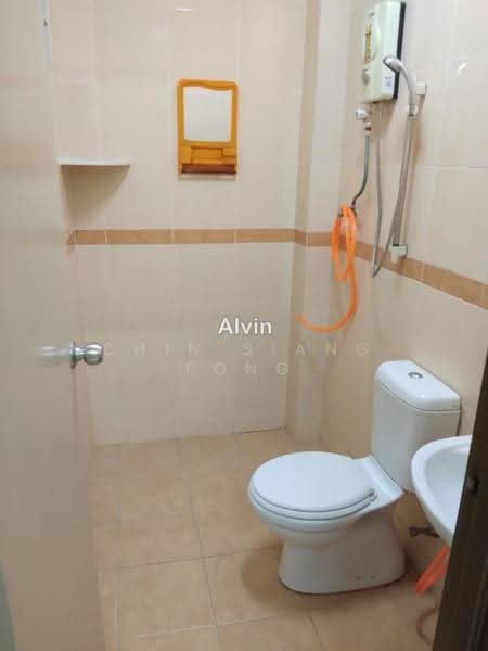 Pangsapuri untuk Dijual di Pangsapuri Bukit Beruang Utama - Chin Siang Fong - PropertyGuru.com.my