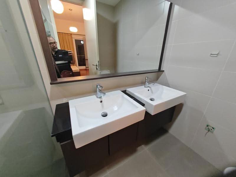 Kondominium untuk Disewa di The Park Residences 1 - Philip Tsia - Bathroom - PropertyGuru.com.my