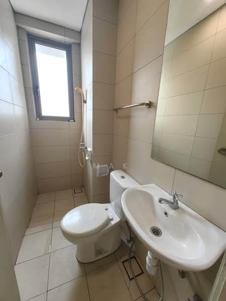 Kondominium untuk Disewa di KM1 East - Mak Oliver - Bathroom - PropertyGuru.com.my