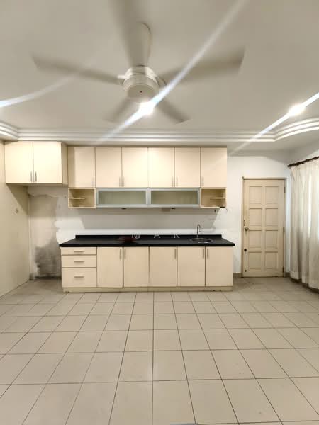 3-storey Terraced House for Rent in Happy Garden, Bukit Jalil, Sri Petaling, OUG (Kuchai Lama) - Mak Oliver - Kitchen - PropertyGuru.com.my