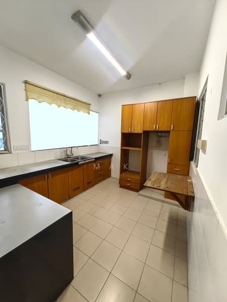 3-storey Terraced House for Rent in Happy Garden, Bukit Jalil, Sri Petaling, OUG (Kuchai Lama) - Mak Oliver - Kitchen - PropertyGuru.com.my