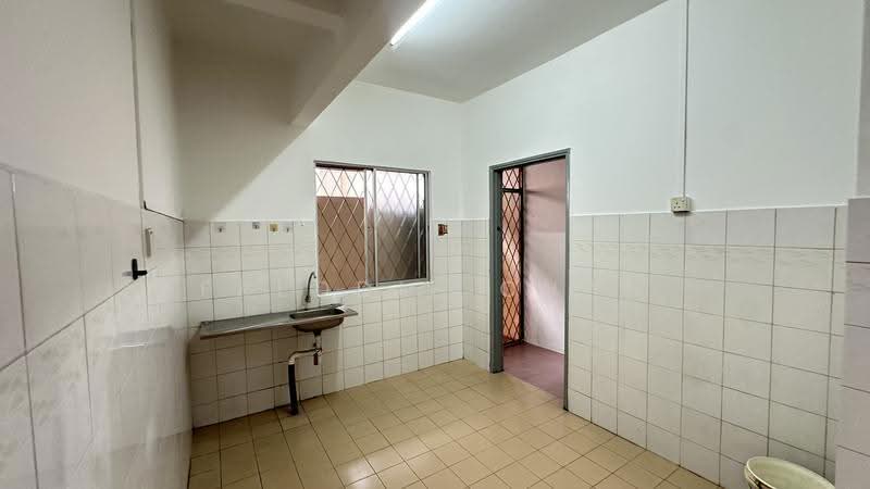 Rumah Teres 2-Tingkat untuk Disewa di Subang Jaya (Selangor) - Chor Wai Chan - Kitchen - PropertyGuru.com.my