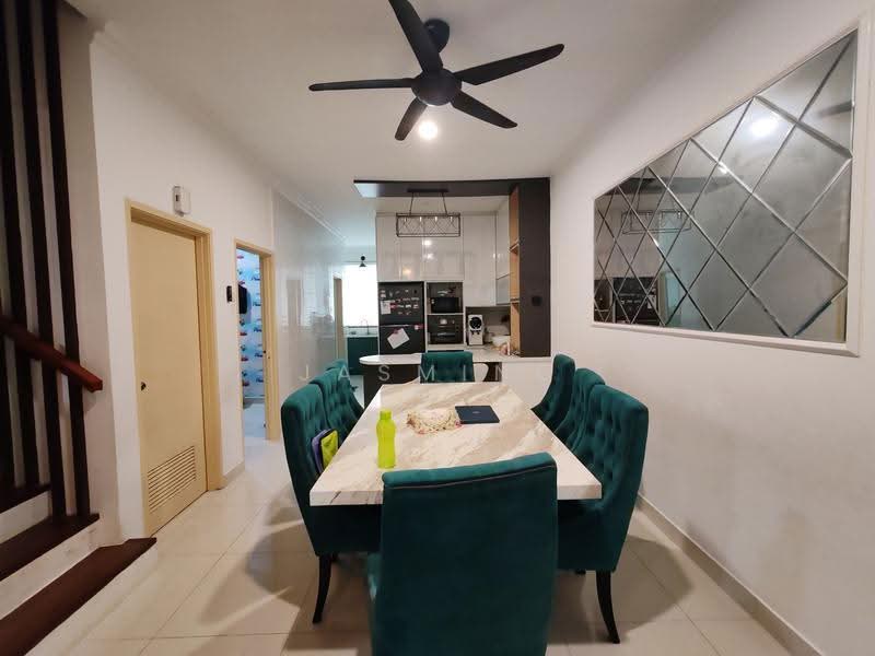 3-storey Terraced House for Sale in Setia Alam (Selangor) - Jasmine Teo - Dining Room - PropertyGuru.com.my