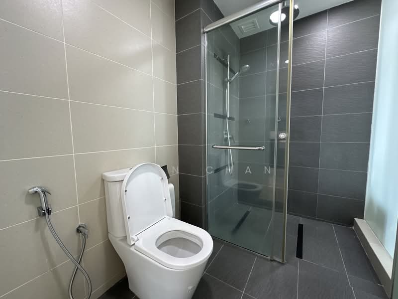 Servis Apartment untuk Disewa di Tropicana Avenue - Joan Chan - Bathroom - PropertyGuru.com.my
