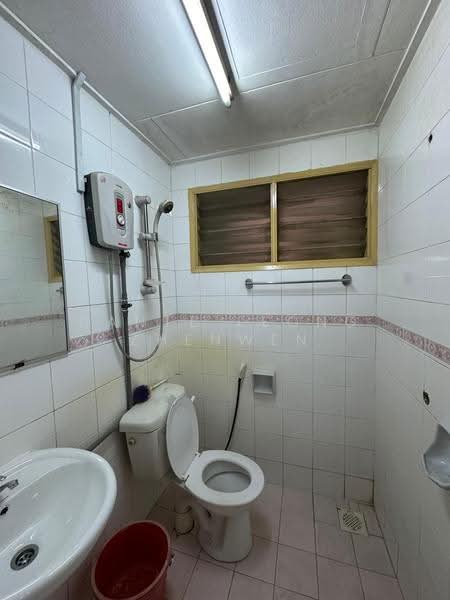 Pangsapuri untuk Disewa di Menara Pelangi - Dante Leong Zhenwen - Bathroom - PropertyGuru.com.my