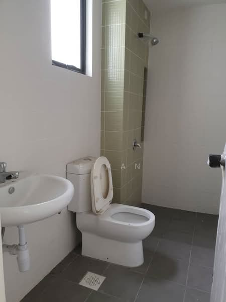 Rumah Teres 2 Tingkat untuk Dijual di Semenyih (Selangor) - Ethan Leong - Bathroom - PropertyGuru.com.my