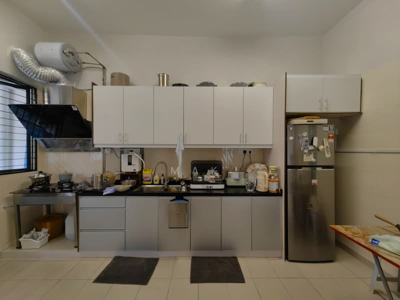 3-storey Terraced House for Sale in Taman Esplanad (Bukit Jalil) - Mak Oliver - Kitchen - PropertyGuru.com.my