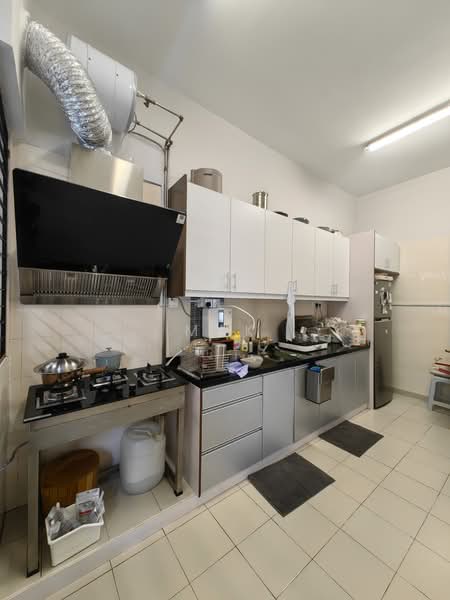 3-storey Terraced House for Sale in Taman Esplanad (Bukit Jalil) - Mak Oliver - Kitchen - PropertyGuru.com.my