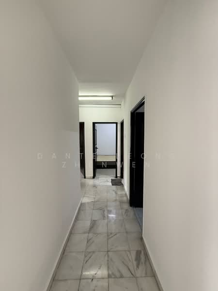 Condominium for Rent at Endah Regal Condominium - Dante Leong Zhenwen - Corridor - PropertyGuru.com.my