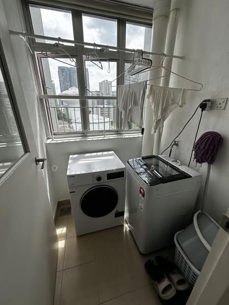 Kediaman Servis untuk Disewa di Solaris Dutamas - Jordan Tang - Balcony - PropertyGuru.com.my