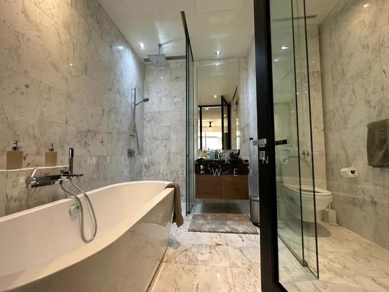 Service Residence for Sale at Banyan Tree Signatures - Michael Kong Kang Wei - Bathroom - PropertyGuru.com.my